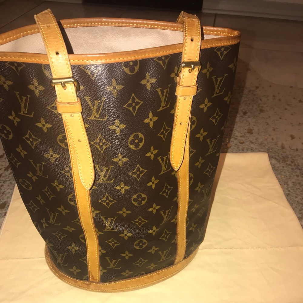 CERTIFIED AUTHENTIC LV Bucket GM Tote Bag - Picture 2 of 8